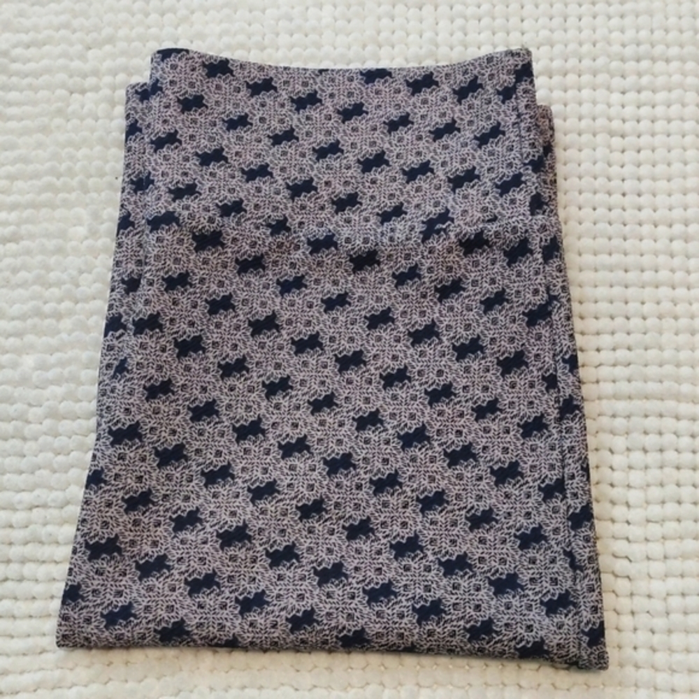 LuLaRoe Pencil Cassie Lavender Blue Skirt EUC Size M #1933 - Picture 3 of 5